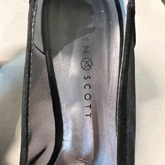 Karen Scott Black Heels Size 10 with Accents - Picture 12 of 16